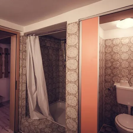 Zum Wilden Michel Апартаменты Linach